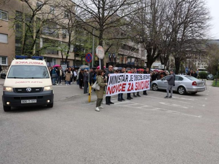 Ništa od obustave rada: Sud zabranio štrajk zdravstvenih radnika u HNK