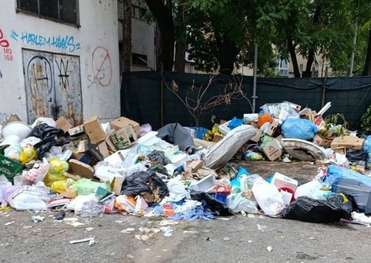 Gomile smeća i jutros na mostarskim ulicama: Hoće li iko preuzeti odgovornost?