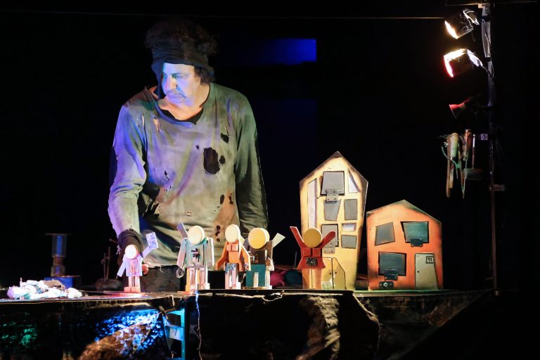 FLUM: Završnica festivala u znaku snažne antiratne poruke predstave ”Walker”