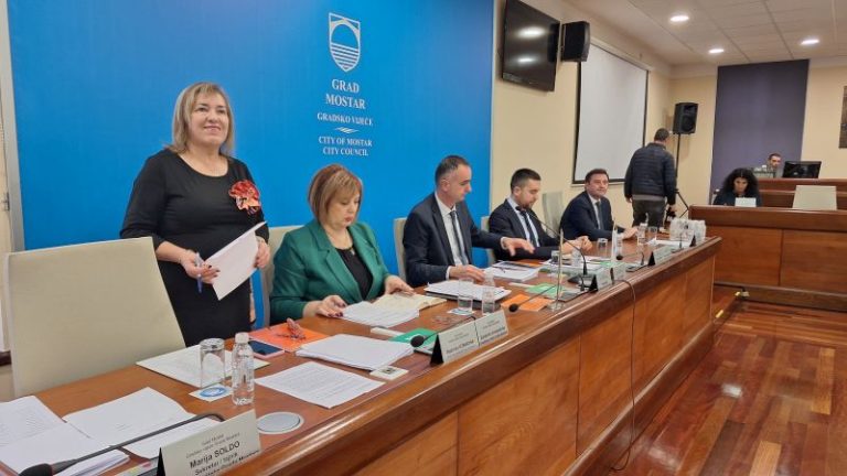 Gradsko vijeće Grada Mostara: Izabrane Komisije, naknade članovima važnije od primjedbi