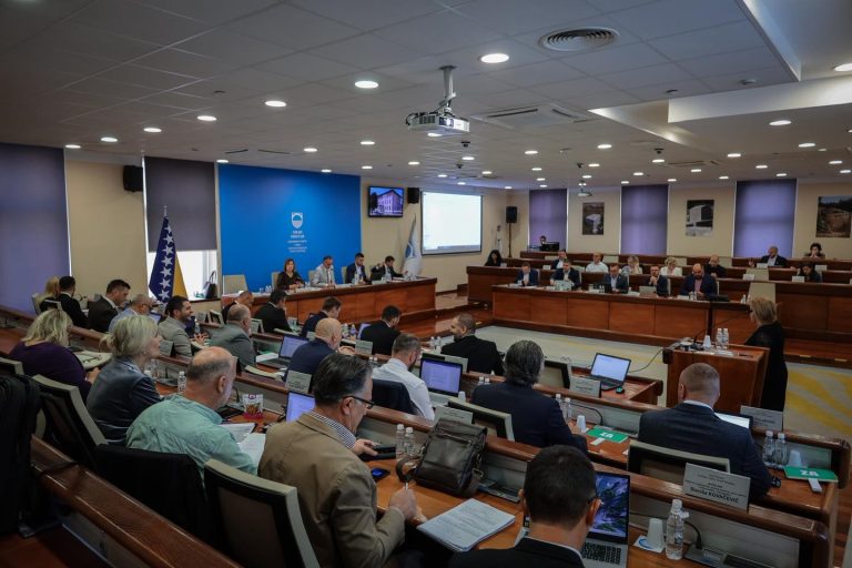 Klub vijećnika Bošnjaka: Mevlana u “Staklenu banku”, izgradnja Hrvatskog kazališta na reviziju