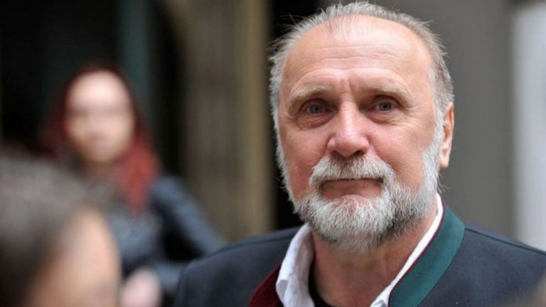 Karahasan o svojoj zemlji…