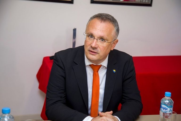 Protestno pismo Sanela Kajana: Ko briše imena narodnih heroja iz naziva mostarskih ulica?