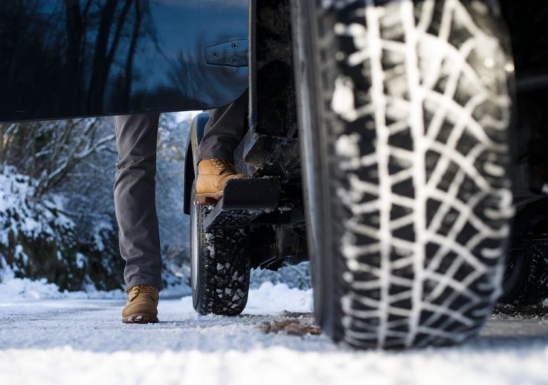 Kazne su rigorozne: Obavezna zimska oprema za vozila u Bosni i Hercegovini na snazi je od 1. novembra