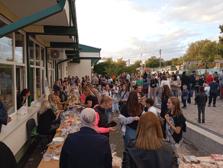 Bazar Osnovne škole Blagaj: Pozitivan primjer saradnje škole, roditelja i zajednice