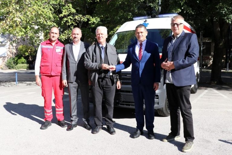 Mostar: Vlada HNK donirala novo vozilo hitne pomoći Domu zdravlja Stari grad
