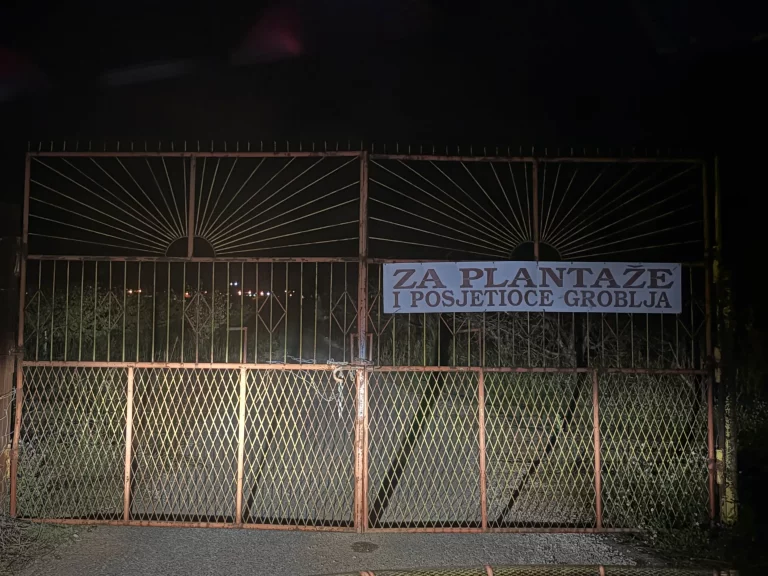 Odbor Katoličkog groblja Dračevice: Postoje opravdani razlozi zašto se kapija zaključava