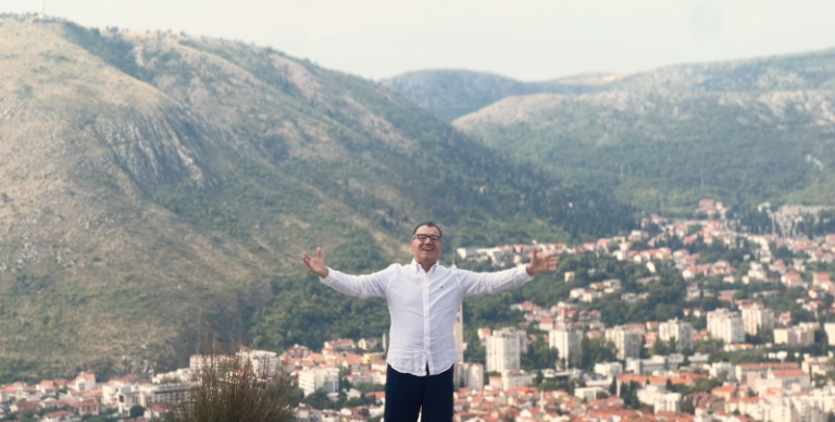 Nazif Gljiva premijerno predstavio novu verziju pjesme “Heroji Mostara”