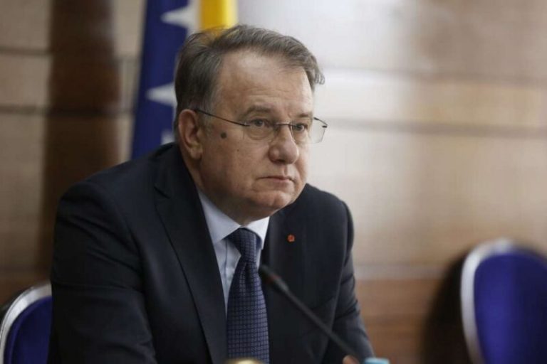 Nikšić o objavljenim kompromitirajućim porukama: Očito potiču iz tužilačkih spisa, riječ je o kršenju zakona