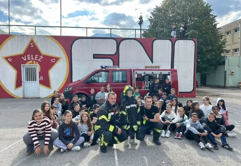 Osnovna škola Bijelo Polje: Učenici u Potocima postali mali vatrogasci na jedan dan