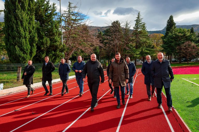 Univerzitet “Džemal Bijedić”: Posjeta vijećnika Gradskog vijeća Univerzitetu i novoizgrađenim sportskim terenima