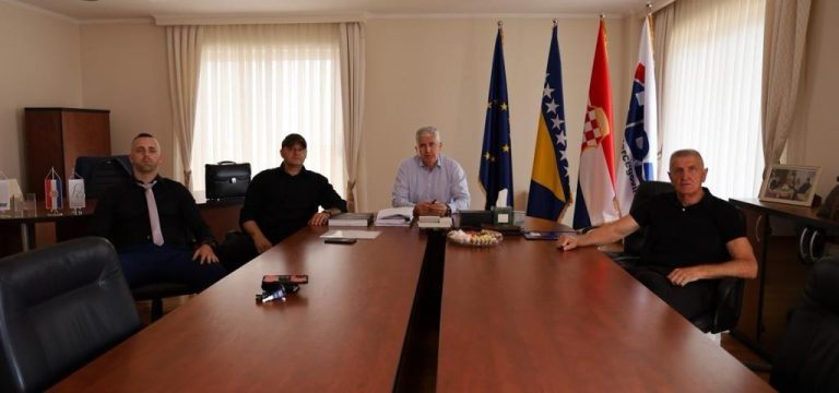 Šokantno: Osoba bliska Kordiću i Čoviću zapalila vozilo Grada Mostara!?