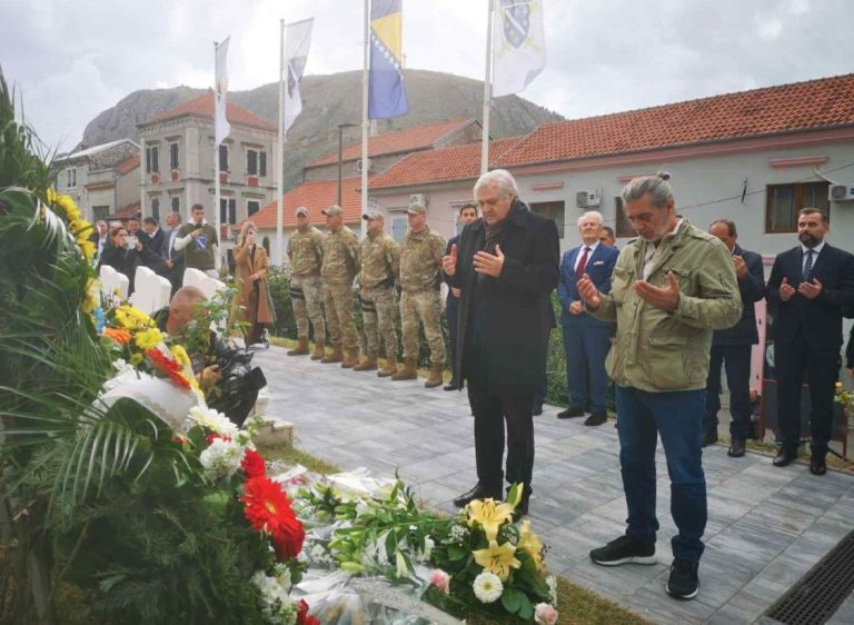 Dan 4. korpusa Armije RBiH: Odata počast poginulim borcima