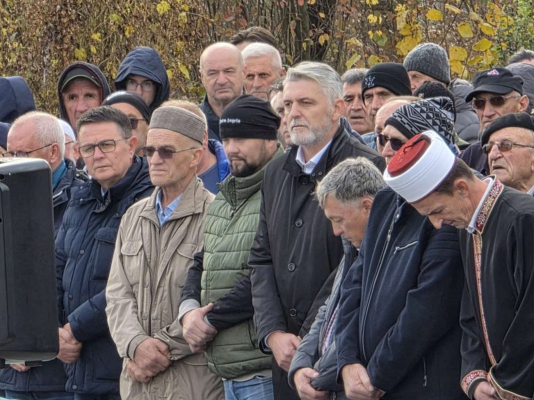 Kalesija: Klanjana dženaza ubijenoj Aldini Jahić