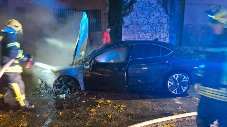 Koalicija za Mostar: Osuda paljevine službenog automobila koji koristi gradonačelnik