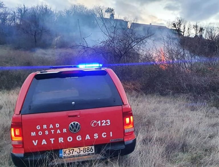 Operativni centar Civilne zaštite HNK: Vatrogasci gasili požare u Mostaru i Jablanici