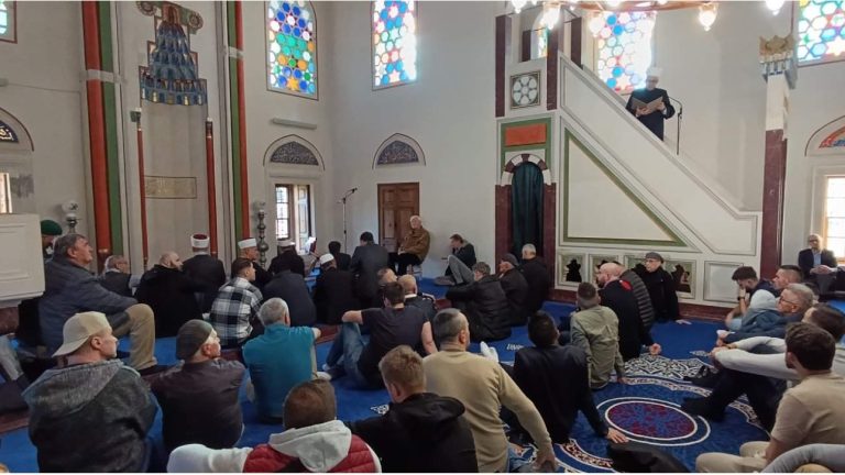 Muftija Dedović u banjalučkoj Ferhadiji: “Nikada ne smijemo dozvoliti da izgubimo dostojanstvo”