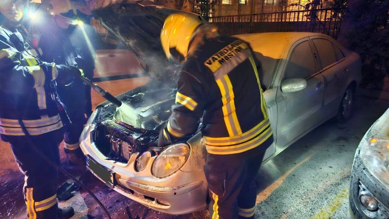 Mostar: Gorio Mercedes u Ulici Stjepana Radića