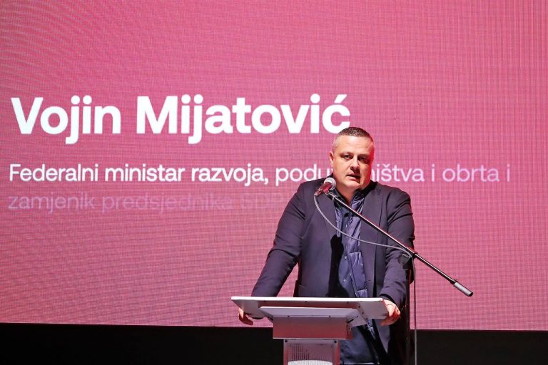Mijatović oštro odgovorio na prozivke: “Balavac zaveži, nemaš pravo pričati o tome!”