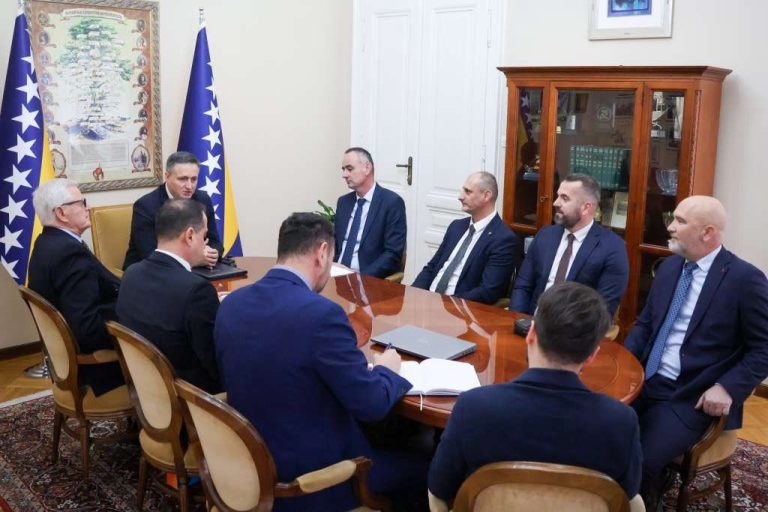 Bošnjaci kod Denisa: Zaustaviti uzurpaciju vakufske imovine u centralnoj zoni Mostara