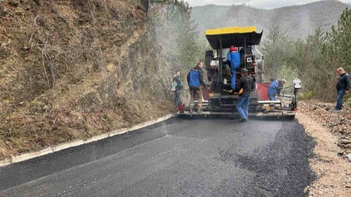 Jablanica: Nakon sanacije oštećenja i klizišta asfaltira se put za naselje Krstac