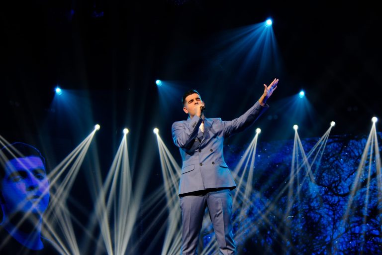 Ajdin Sultić iz Konjica osvaja region u  IDJ Showu: Mladi pjevač u borbi za finale