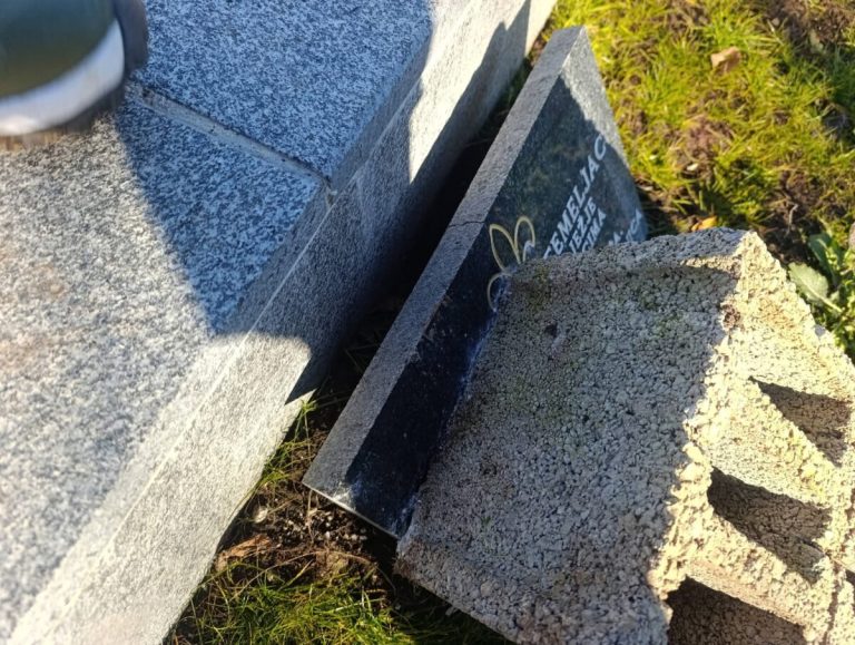 Jablanica: Oštećen spomenik strijeljanim pripadnicima Armije RBiH u Sovićima