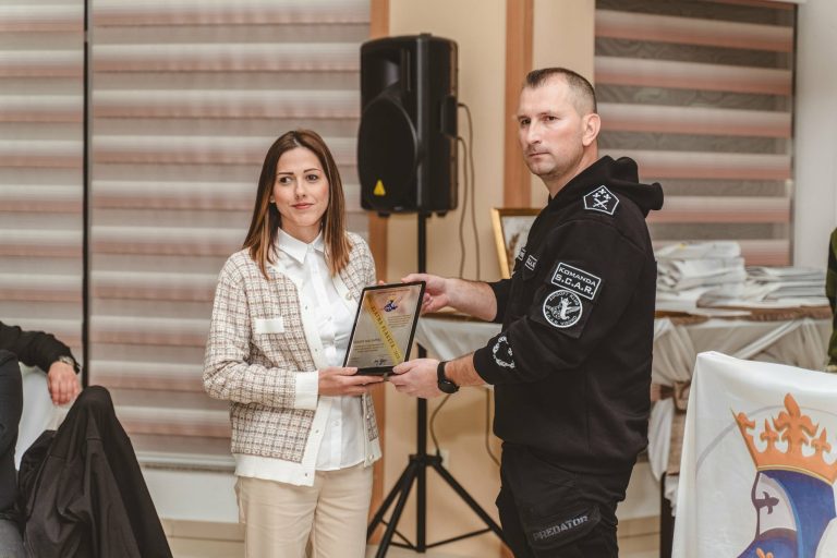 Zlatna plaketa zastupnici Suadi Halilović za inicijativu o Zakonu o airsoftu FBiH