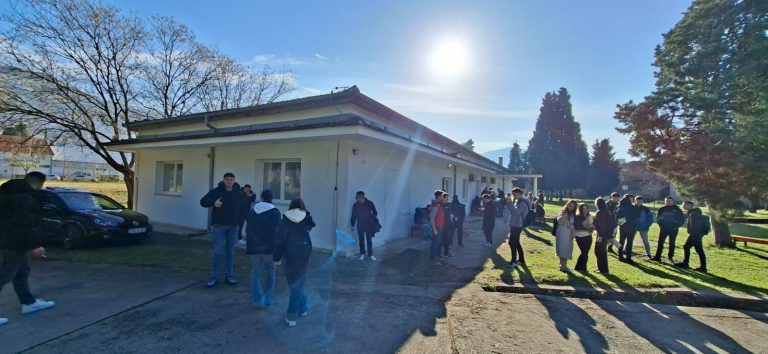 Mostar:  Dojava o postavljenoj bombi u mostarskoj srednjoj školi