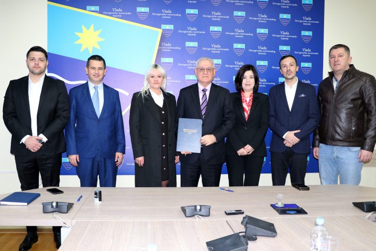 Vlada HNK: Potpisan Kolektivni ugovor sa sindikatom doktora medicine i stomatologije