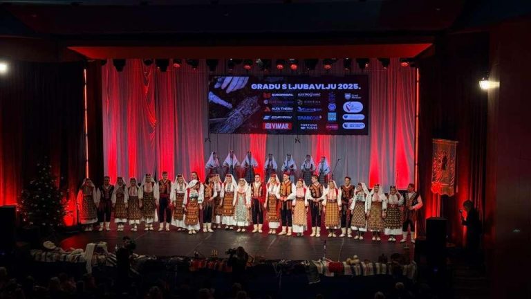 Mostar: Božićni koncert “Gradu s ljubavlju” oduševio publiku