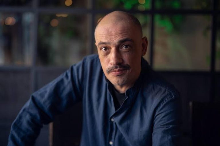 Mario Knezović: “Mučno mi je od likova kojima je rat opcija”