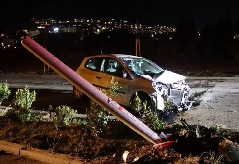Mostar: Vozač ozlijeđen, automobilom srušio banderu kod naselja Zalik