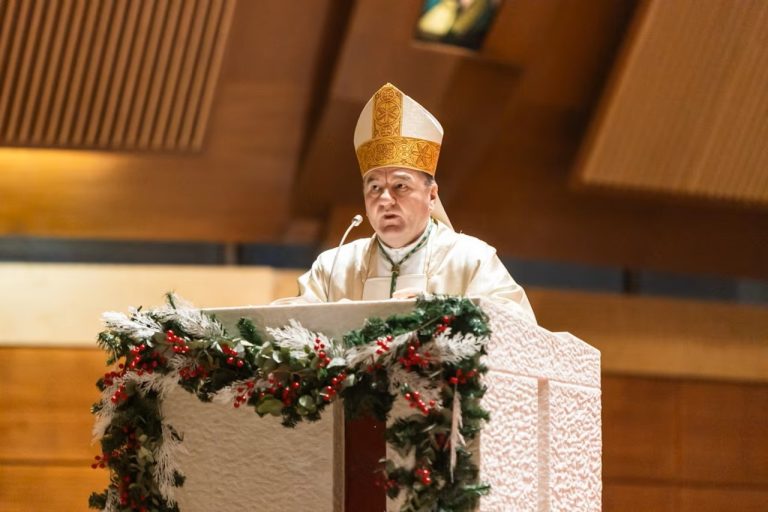 Ponoćka u mostarskoj Katedrali: Biskup Palić uputio božićnu poruku
