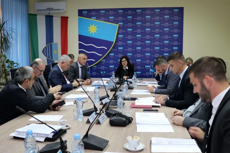 Vlada HNK: Javni poziv za prijem pripravnika