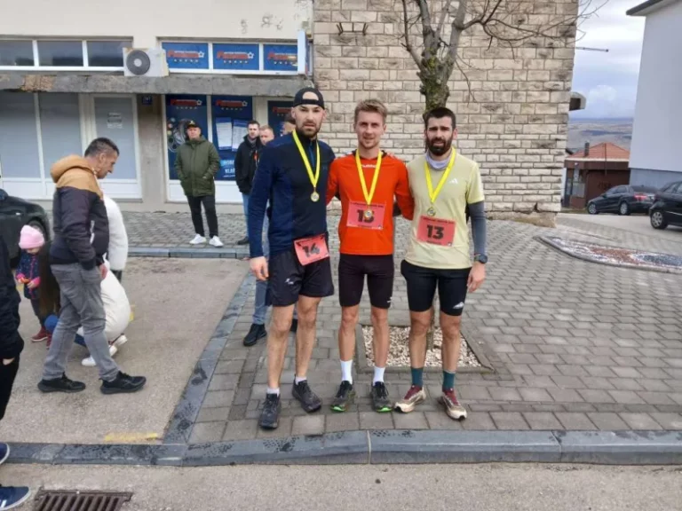 Tradicionalna utrka “Duvanjski pingvin” okupila 56 trkača