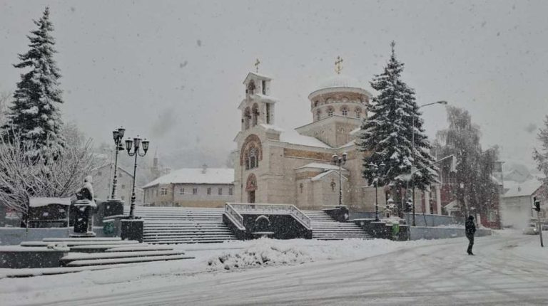 Gacko: Zbog snijega bez struje ostalo desetak sela u Hercegovini