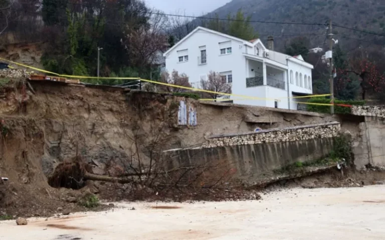 Nakon obilnih padavina u Hercegovini: Klizišta u Mostaru, izlijevanje Neretve i Bune