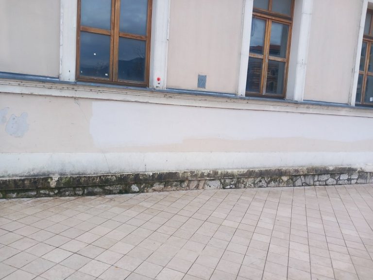 Grad Mostar prefarbao uvredljive grafite na dvije lokacije: Šta će biti sa ostalim?
