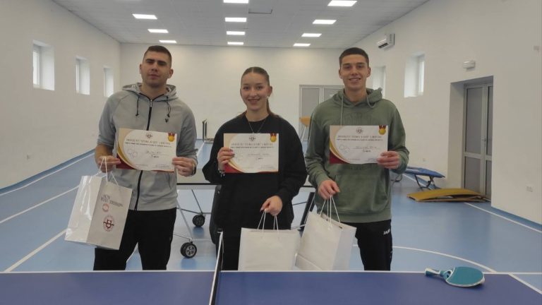 Univerzitet “Džemal Bijedić”: Sara Hamzakadić osvojila turnir u stonom tenisu