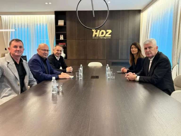 Čović i Filipović s Općinskim odborom Rama: Može li HDZ u ovoj općini izaći iz podređenog položaja?