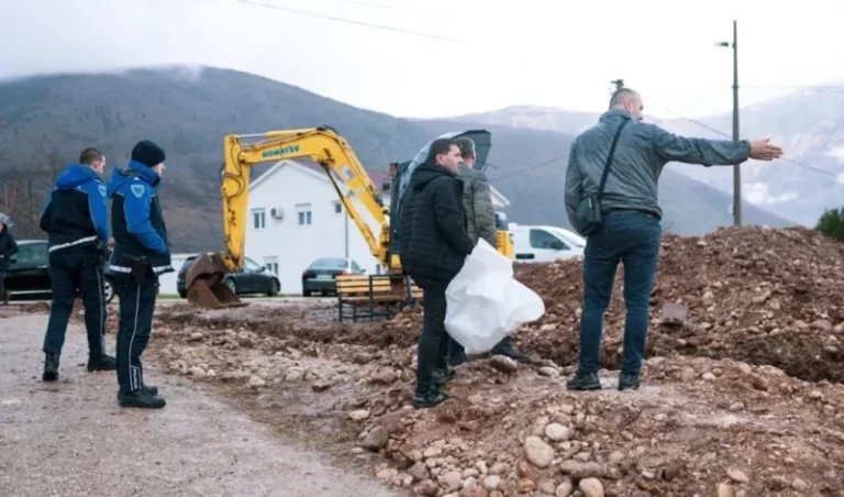 Potoci: Kopao temelje, pa pronašao ljudske kosti