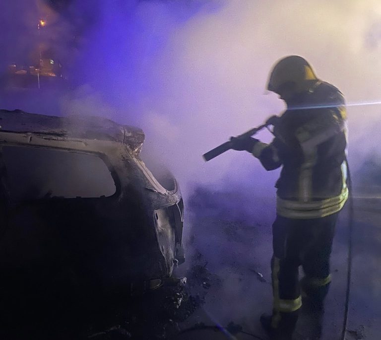 PVJ Mostar: Izgorio automobil u Bijelom Polju