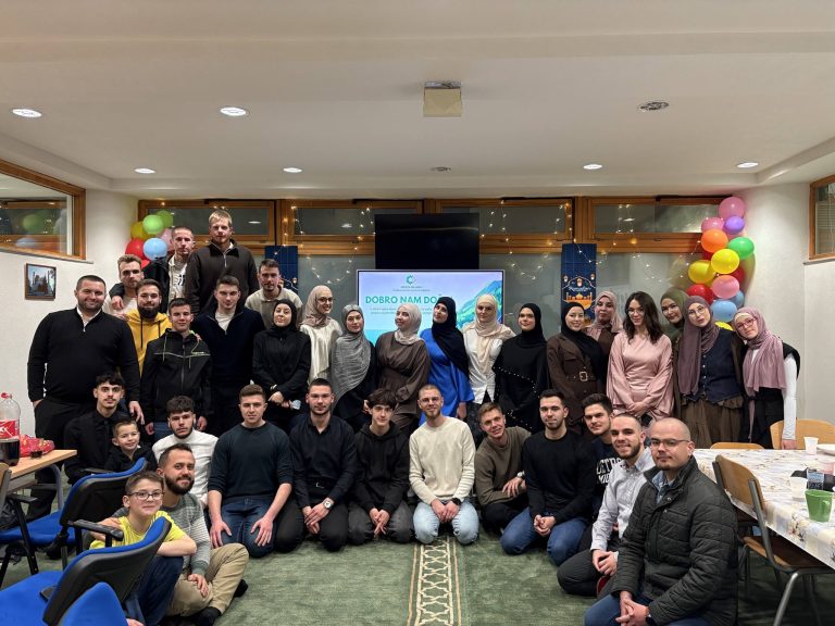 Jablanica: Veliki broj mladih iz više gradova BiH družilo se na tradicionalnom omladinskom iftaru