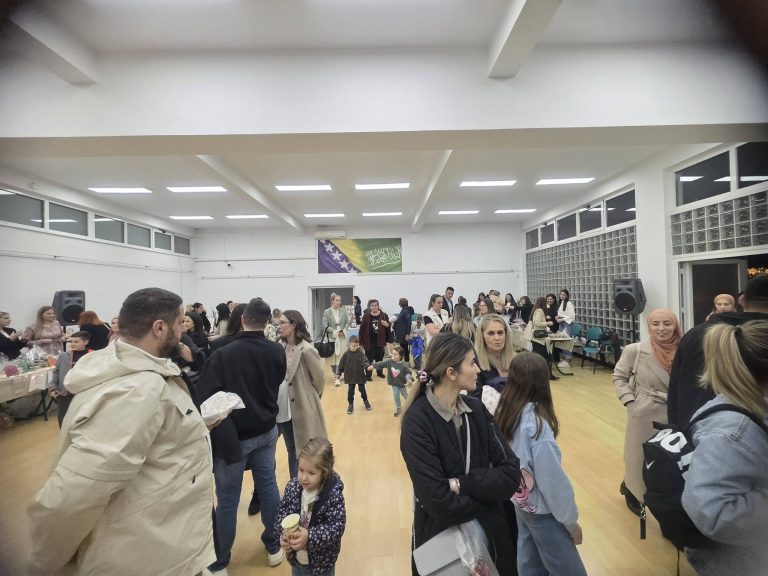 Mostar: Ramazanski humanitarni bazar okupio veliki broj posjetilaca