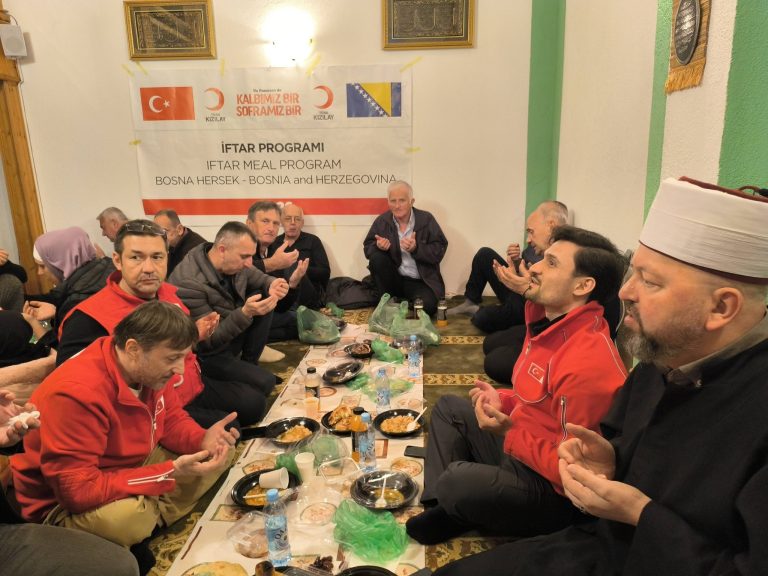 Merhamet RO Mostar: Zajednički iftar u selu Grevići kod Prozora