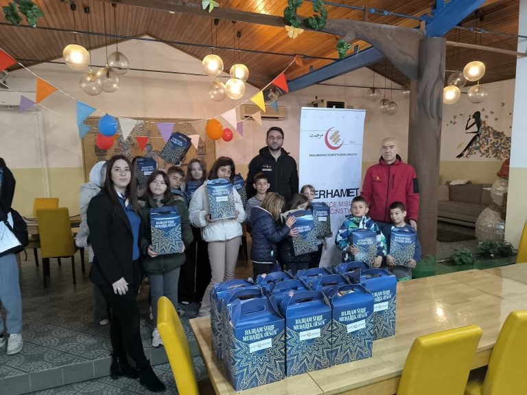 Merhamet RO Mostar: Bajramski paketići za djecu iz Dječijeg doma