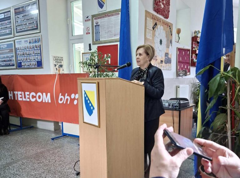 Mostar: Održano takmičenje iz matematike za učenike osnovnih i srednjih škola iz HNK