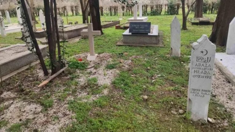 Liska harem: Vijećnik Juklo traži pojašnjenje o postavljanju križeva, vijećnik Novak smatra da ih treba biti više