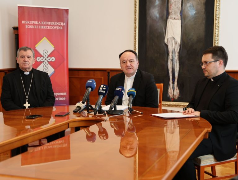 Poruke Biskupske konferencije: Zabrinutost jer se samo jedan narod prikazuje kao žrtva